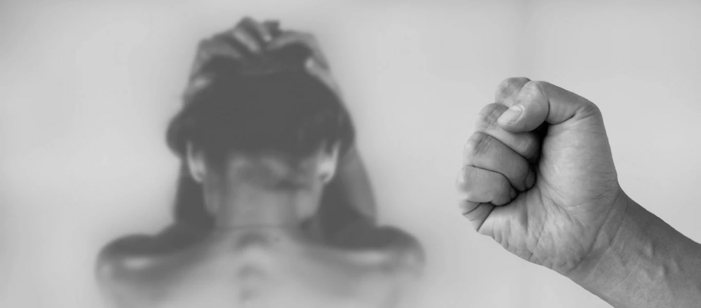 «Εκτός ελέγχου» η βία κατά γυναικών - Ξεπέρασαν τις 4.000 οι κλήσεις σε έξι μήνες